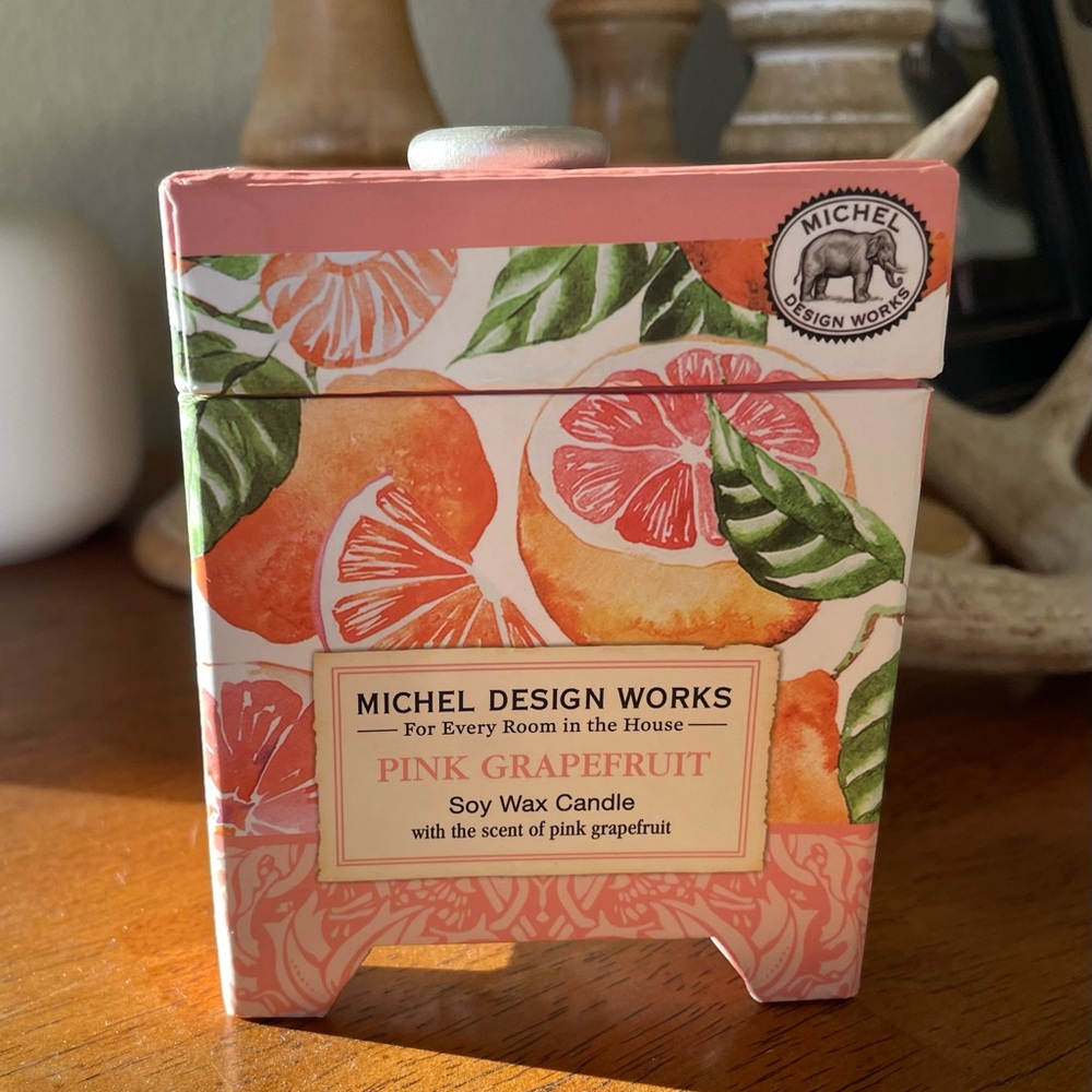 New Michel Design Works Pink Grapefruit Soy Wax Candle